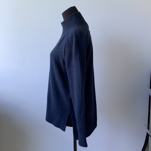 Loft sweater 🦋Navy🦋 - Picture 3 of 7